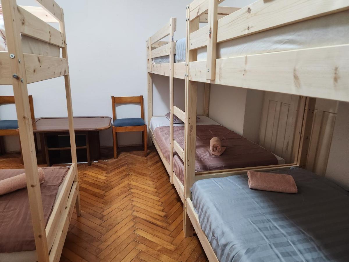 Hostel Queen Centar Split Exterior photo